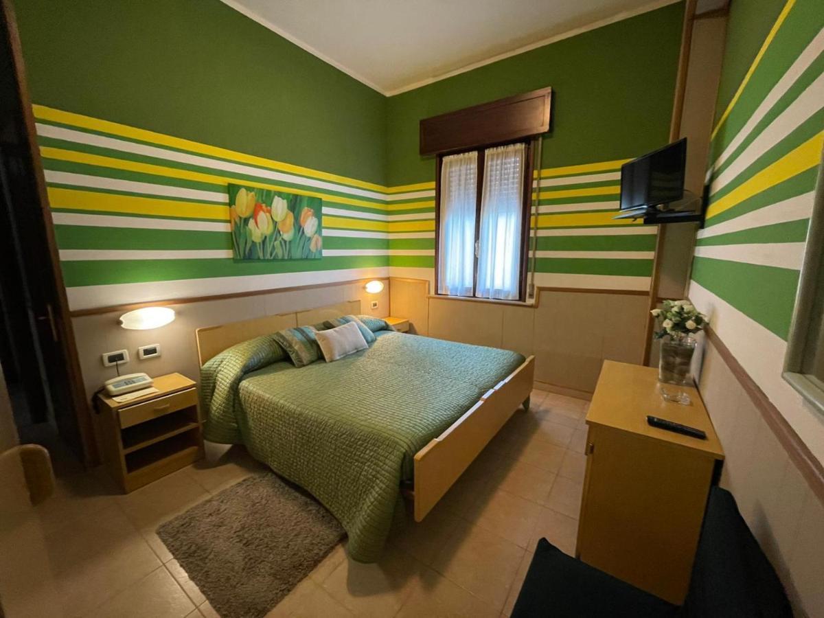 Hotel Azzurra Salsomaggiore Terme Exterior foto